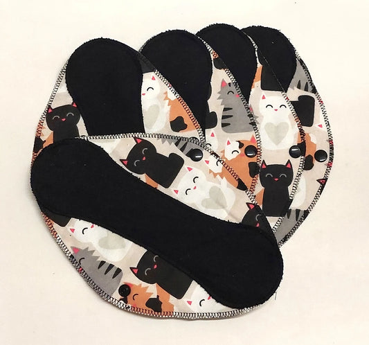 Packed Cats Reusable Pantyliner Set